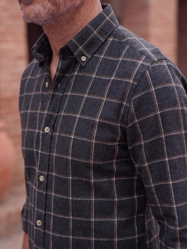 Easy-iron plain white poplin shirt