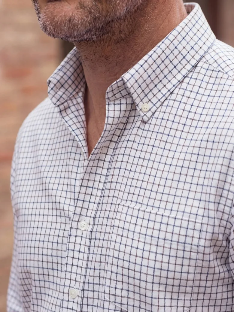 Easy-iron plain white poplin shirt